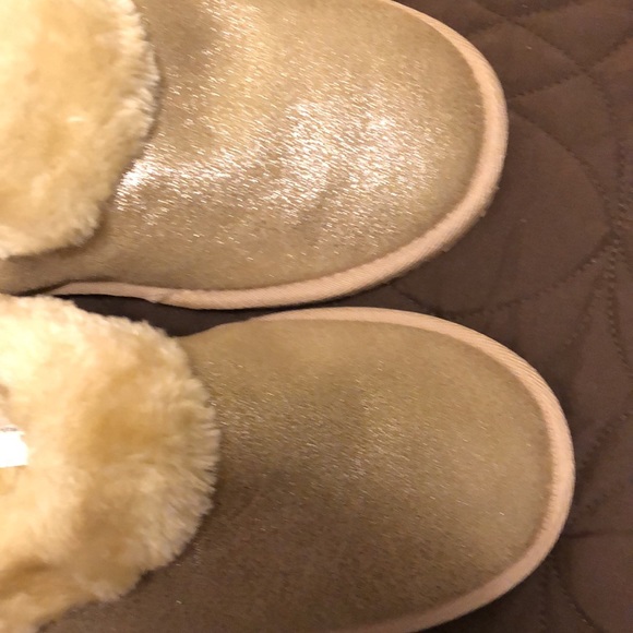 GAP SLIPPERS - METALLIC - FUR SLIDES - women’s size 9/10 - #213 - Picture 10 of 14